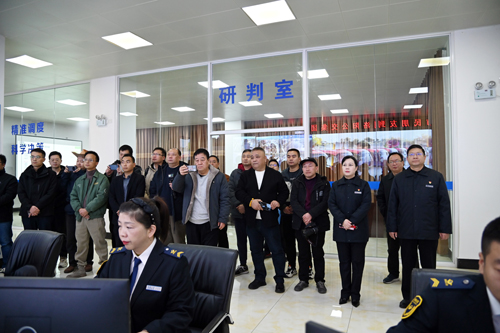 慶祝建司70周年！洛陽公交集團(tuán)邀請市民代表“零距離”探秘公交01.JPG