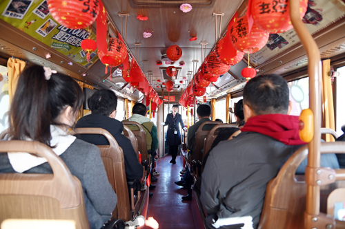 慶祝建司70周年！洛陽公交集團(tuán)邀請市民代表“零距離”探秘公交03.JPG